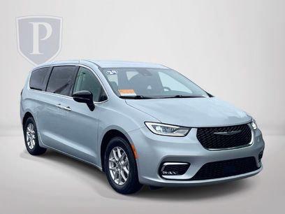 Certified 2024 Chrysler Pacifica Touring-L