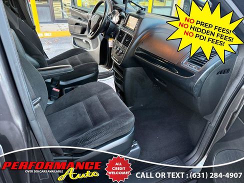Used 2017 Dodge Grand Caravan SE image 8