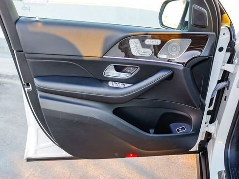 Used 2024 Mercedes-Benz GLS 450 4MATIC image 23