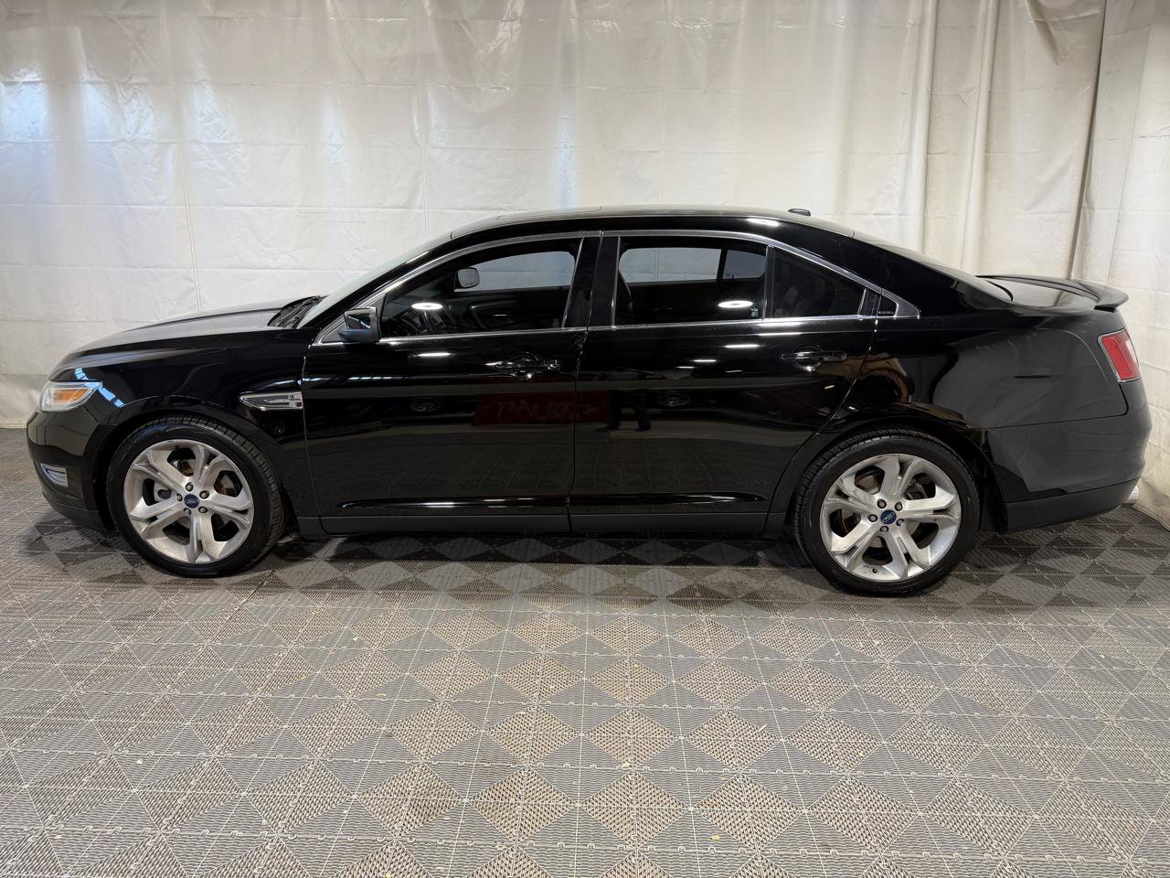 Used 2012 Ford Taurus SHO AWD/4WD image 4