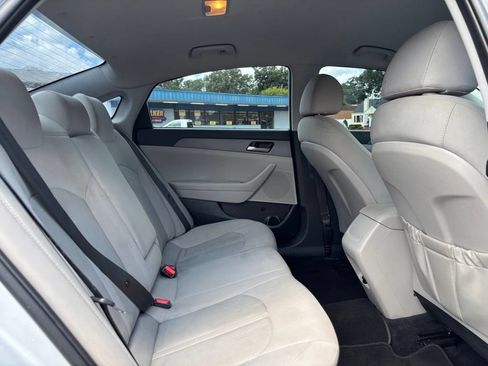 Used 2019 Hyundai Sonata SE FWD image 23