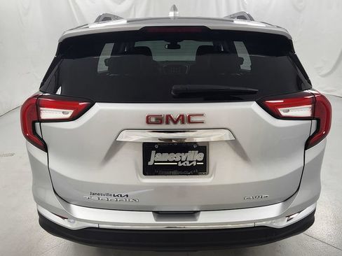 Used 2022 GMC Terrain SLT w/ LPO, Roadside Safety Package AWD/4WD image 4