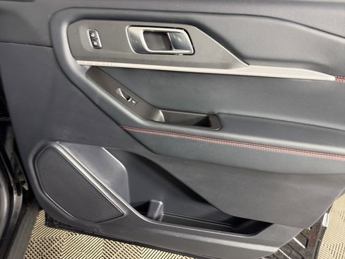 Used 2025 Ford Explorer ST-Line w/ ST-Line Street Pack image 44