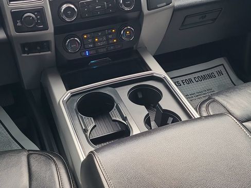 Used 2021 Ford F250 Lariat w/ Lariat Value Package AWD/4WD image 19