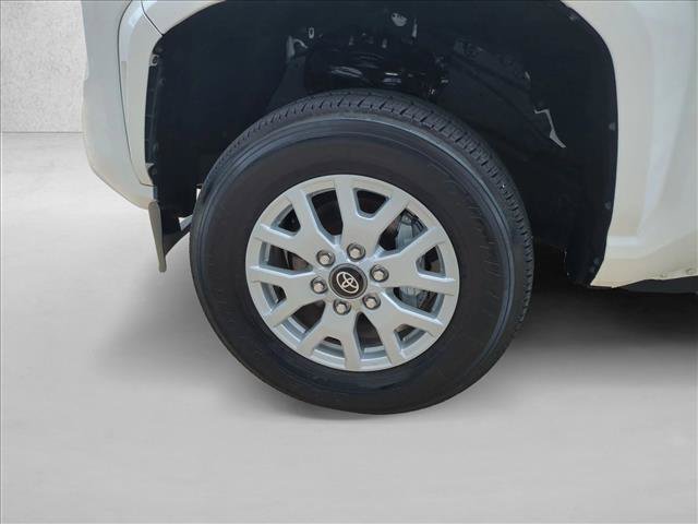 Certified 2024 Toyota Tacoma SR AWD/4WD image 22