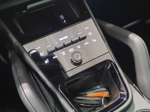 New 2026 Porsche Cayenne Coupe image 24