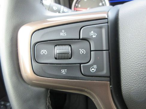 Used 2023 Chevrolet Silverado 3500 High Country w/ Technology Package image 32