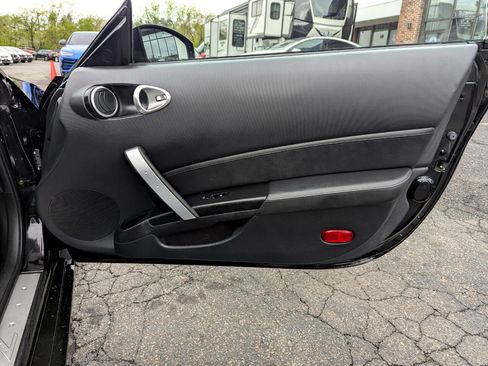 Used 2006 Nissan 350Z Touring image 32