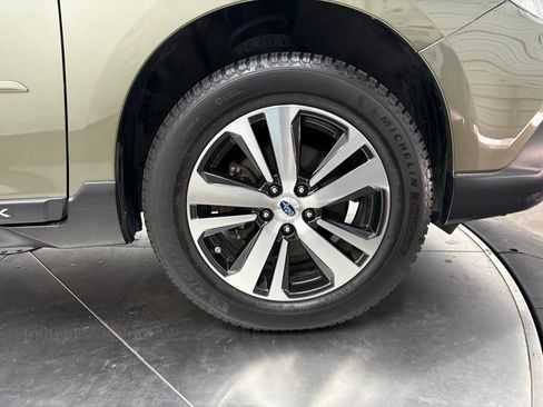 Used 2018 Subaru Outback 3.6R Limited AWD/4WD image 9