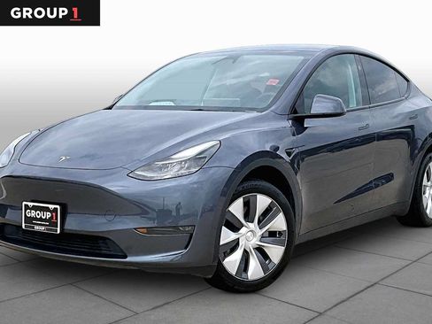 Used 2023 Tesla Model Y Long Range AWD/4WD image 1