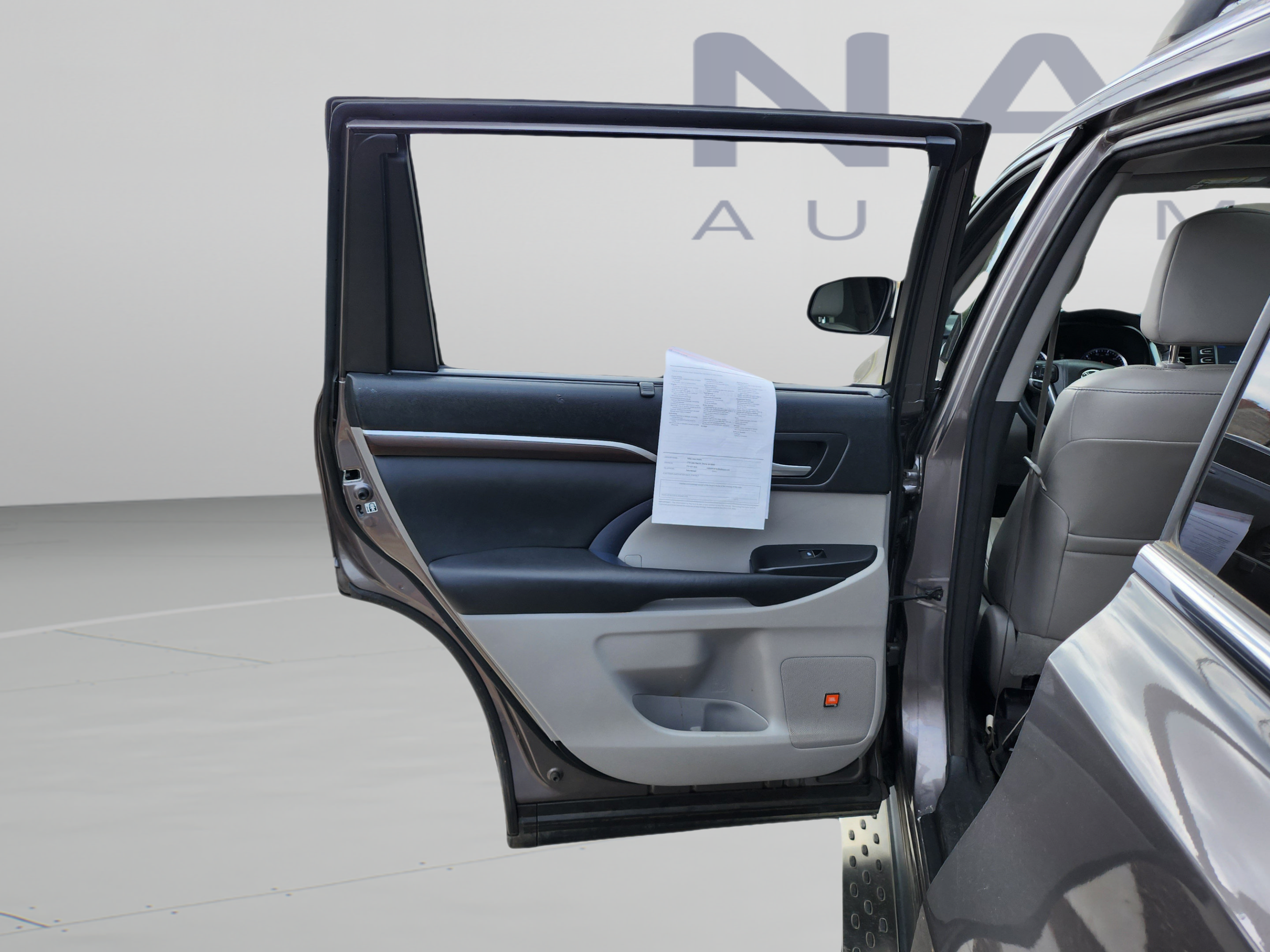Used 2015 Toyota Highlander Limited Platinum FWD image 15
