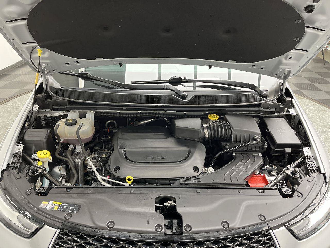 Used 2024 Chrysler Pacifica Touring-L FWD image 27