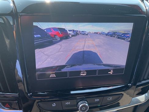 Used 2023 Chevrolet Traverse LT AWD/4WD image 19