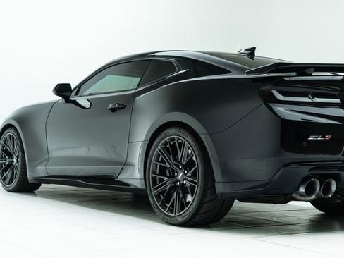 Used 2018 Chevrolet Camaro ZL1 image 19