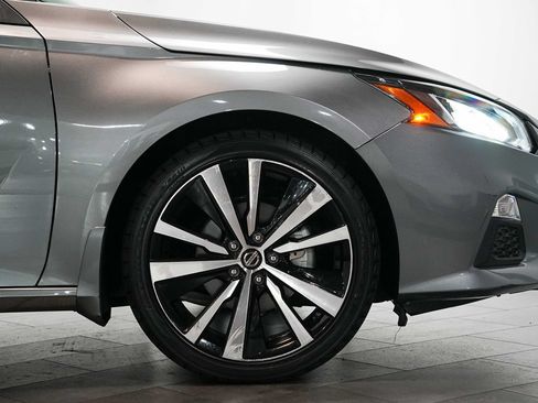 Used 2021 Nissan Altima 2.5 SR FWD image 9