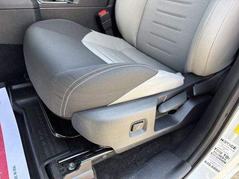Used 2025 Toyota Tacoma TRD Sport AWD/4WD image 12