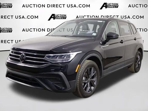 Used 2023 Volkswagen Tiguan SE FWD image 1