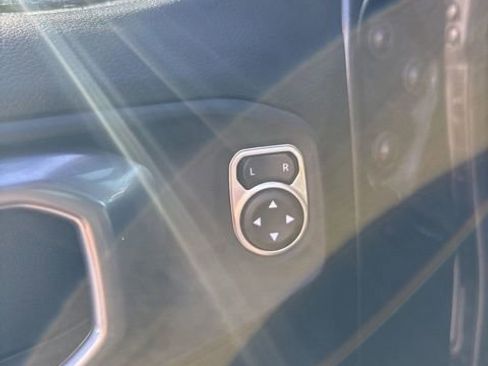 Used 2021 Jeep Wrangler Sport S image 17