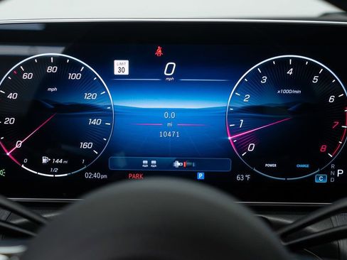 Used 2025 Mercedes-Benz CLE 300 4MATIC Coupe image 19