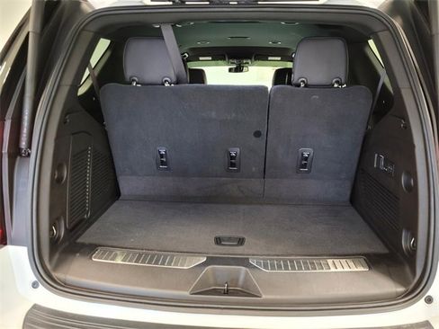 Used 2021 GMC Yukon AT4 w/ Technology Package image 14