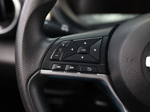 Used 2021 Nissan Kicks SV FWD image 29