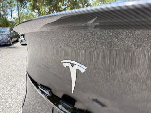 Used 2022 Tesla Model Y Long Range AWD/4WD image 12
