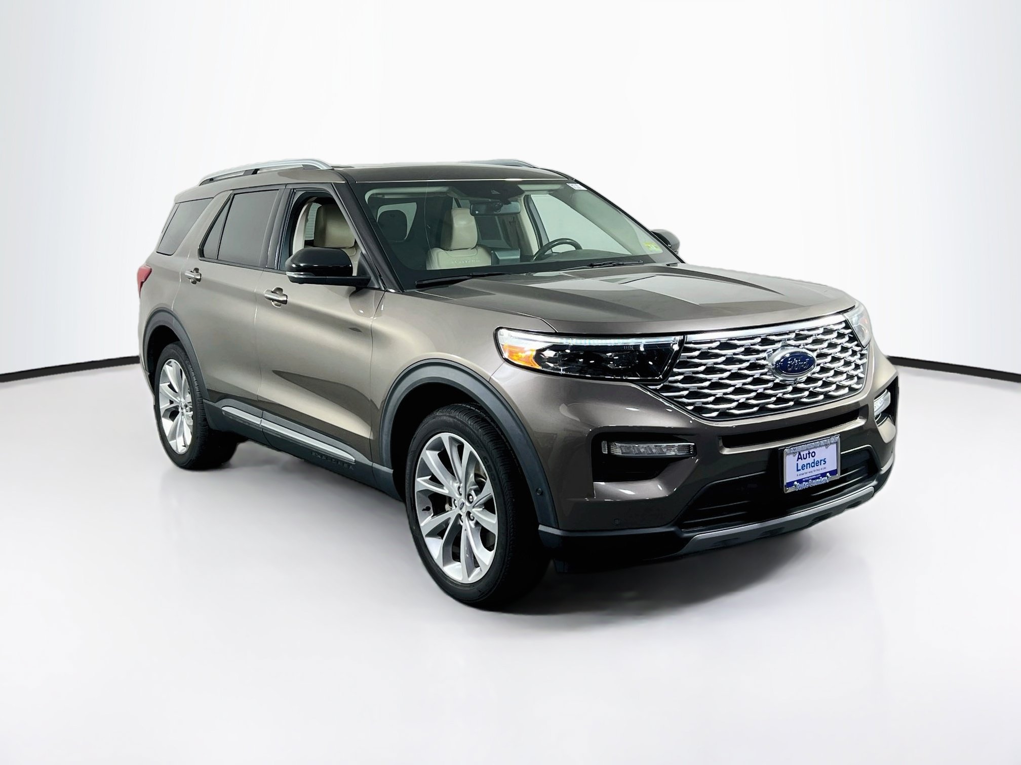 Used 2021 Ford Explorer Platinum w/ Equipment Group 601A AWD/4WD image 3
