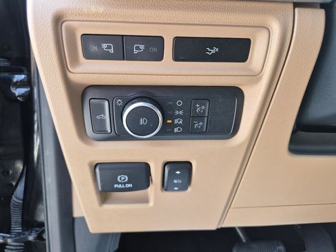 Used 2022 Ford F150 Lariat w/ Equipment Group 502A High AWD/4WD image 16