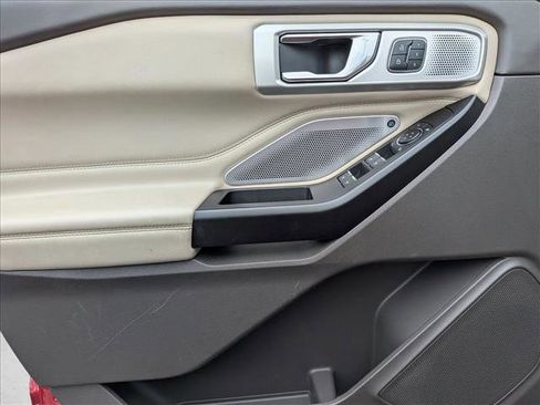 Used 2020 Ford Explorer Platinum w/ Premium Technology Package AWD/4WD image 10