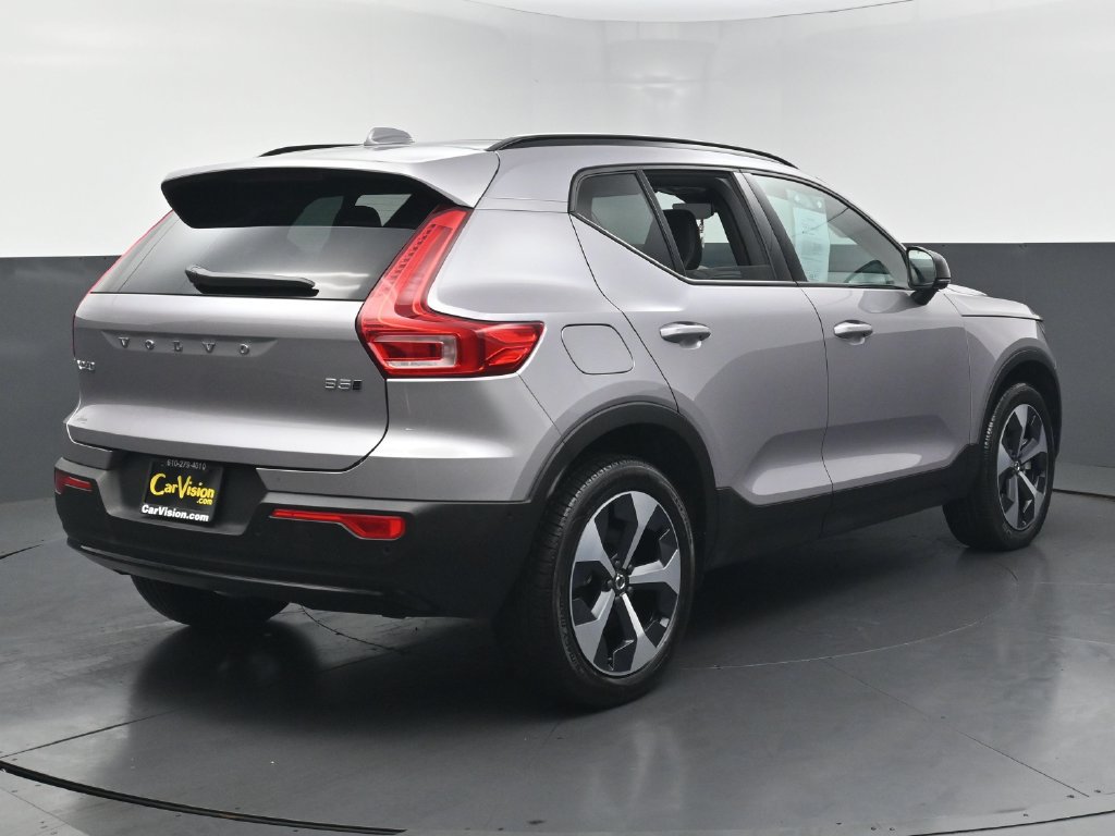 Used 2026 Volvo XC40 B5 Plus AWD/4WD image 5