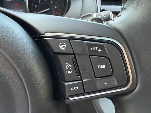 Used 2018 Jaguar F-PACE Premium AWD/4WD image 19