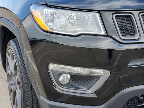 Used 2021 Jeep Compass Latitude w/ Sun and Sound Group FWD image 9