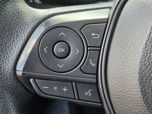 Used 2025 Toyota Corolla LE FWD image 23