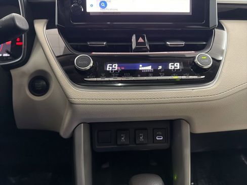 Used 2024 Toyota Corolla Cross XLE w/ Convenience Package image 35