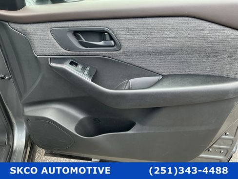 Used 2023 Nissan Rogue S FWD image 12