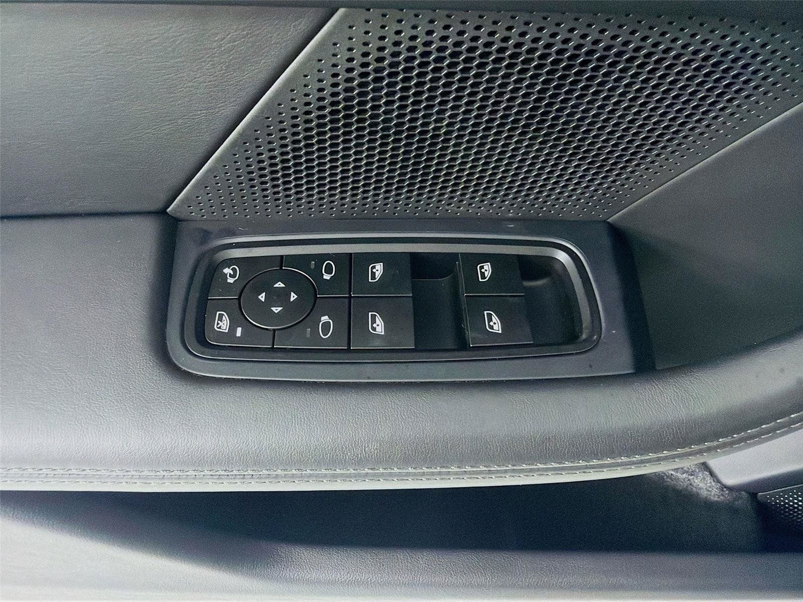 Certified 2024 Porsche Taycan 4S AWD/4WD image 8