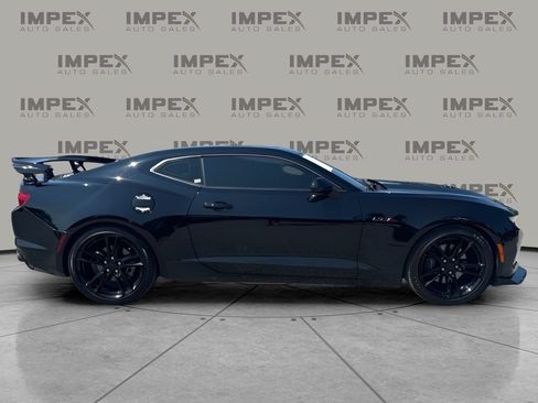 Used 2022 Chevrolet Camaro LT w/ Technology Package RWD image 6
