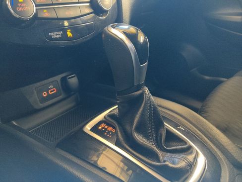 Used 2020 Nissan Rogue SV AWD/4WD image 26