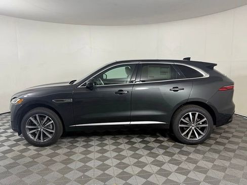Used 2026 Jaguar F-PACE R-Dynamic S image 4