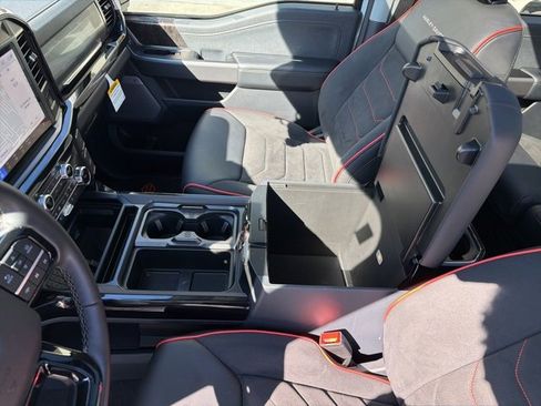 Used 2026 Ford F250 Lariat w/ Black Appearance Package image 20