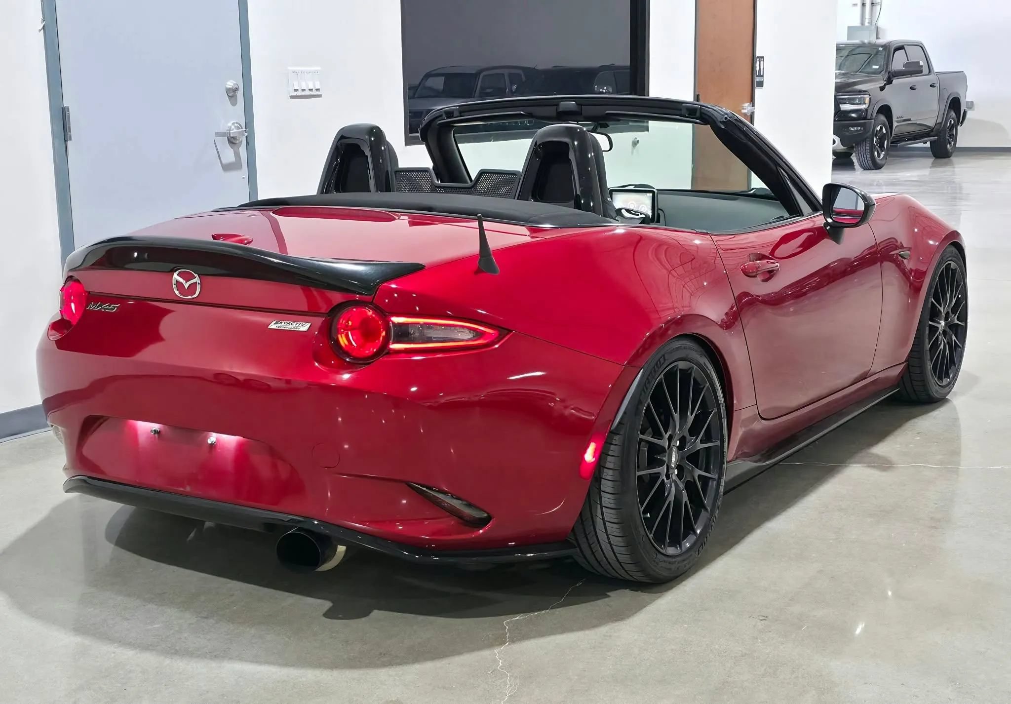 Used 2016 MAZDA MX-5 Miata Club w/ Brembo/BBS Package RWD image 5