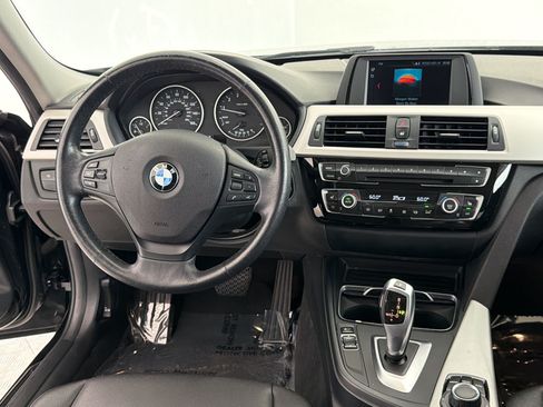 Used 2018 BMW 320i xDrive Sedan AWD/4WD image 27