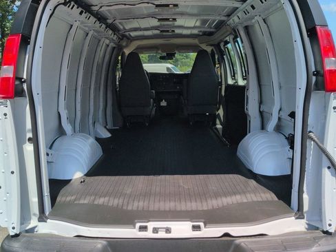 New 2026 Chevrolet Express 2500 w/ Driver Convenience Package RWD image 17