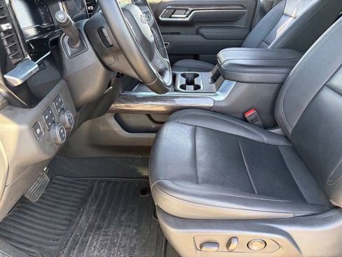 Used 2025 Chevrolet Silverado 2500 LTZ w/ Trail Boss Package AWD/4WD image 20