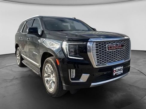 Used 2023 GMC Yukon Denali w/ LPO, Floor Liner Package AWD/4WD image 4