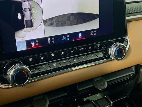 Used 2023 GMC Canyon AT4 w/ AT4 Premium Package image 15