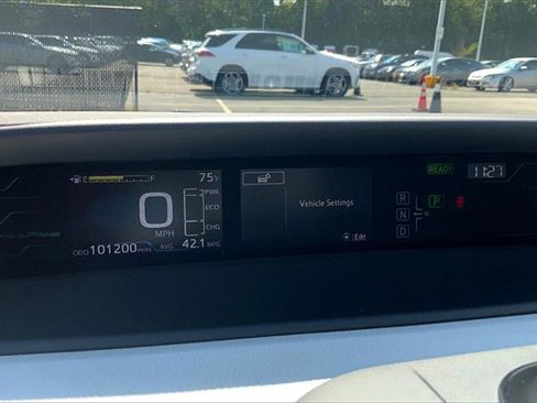 Used 2017 Toyota Prius Prime Premium image 21