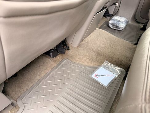 Used 2006 Chevrolet Silverado 3500 LT w/ Heavy-Duty Power Package image 9