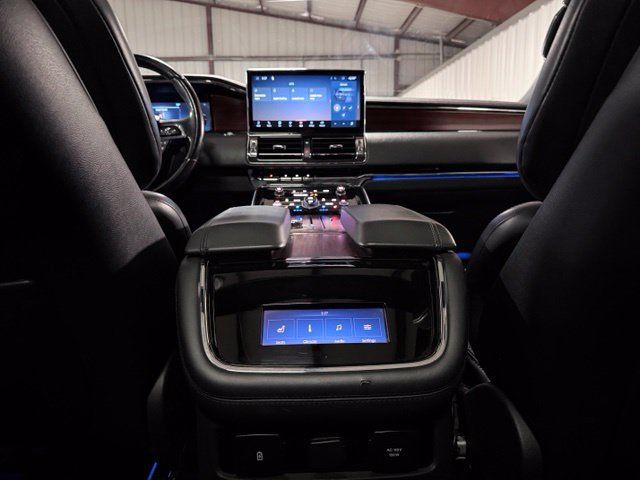 Used 2022 Lincoln Navigator Reserve AWD/4WD image 40