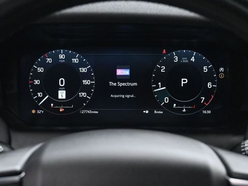 Used 2022 Land Rover Discovery Sport SE image 27